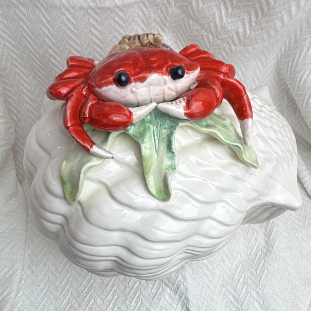 Ceramic Glazed Crab & Shell Soup Tureen with Lid and Ladle, Novelty Shape, 10"